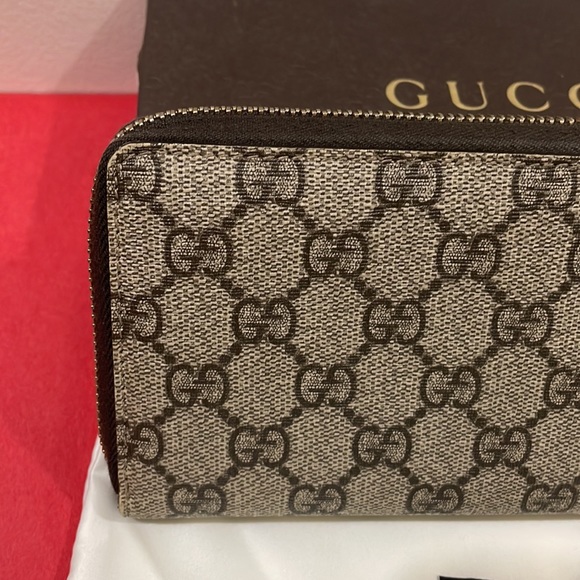 Sold‼️‼️Authentic Gucci Monogram Long Zippy Wallet💓 - Picture 10 of 17
